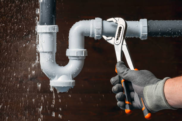 Professional Leak Detection technician working in Chicota, TX